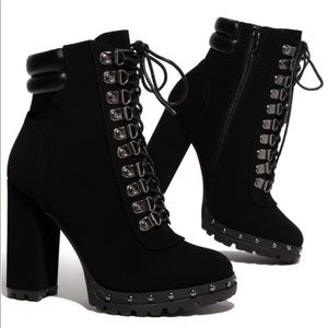 Black Boots( Fits 10-11)